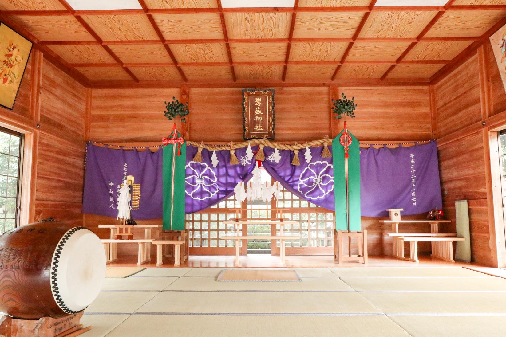 Ondake Shrine Where Many Stone Monkeys Welcome Worshippers-2