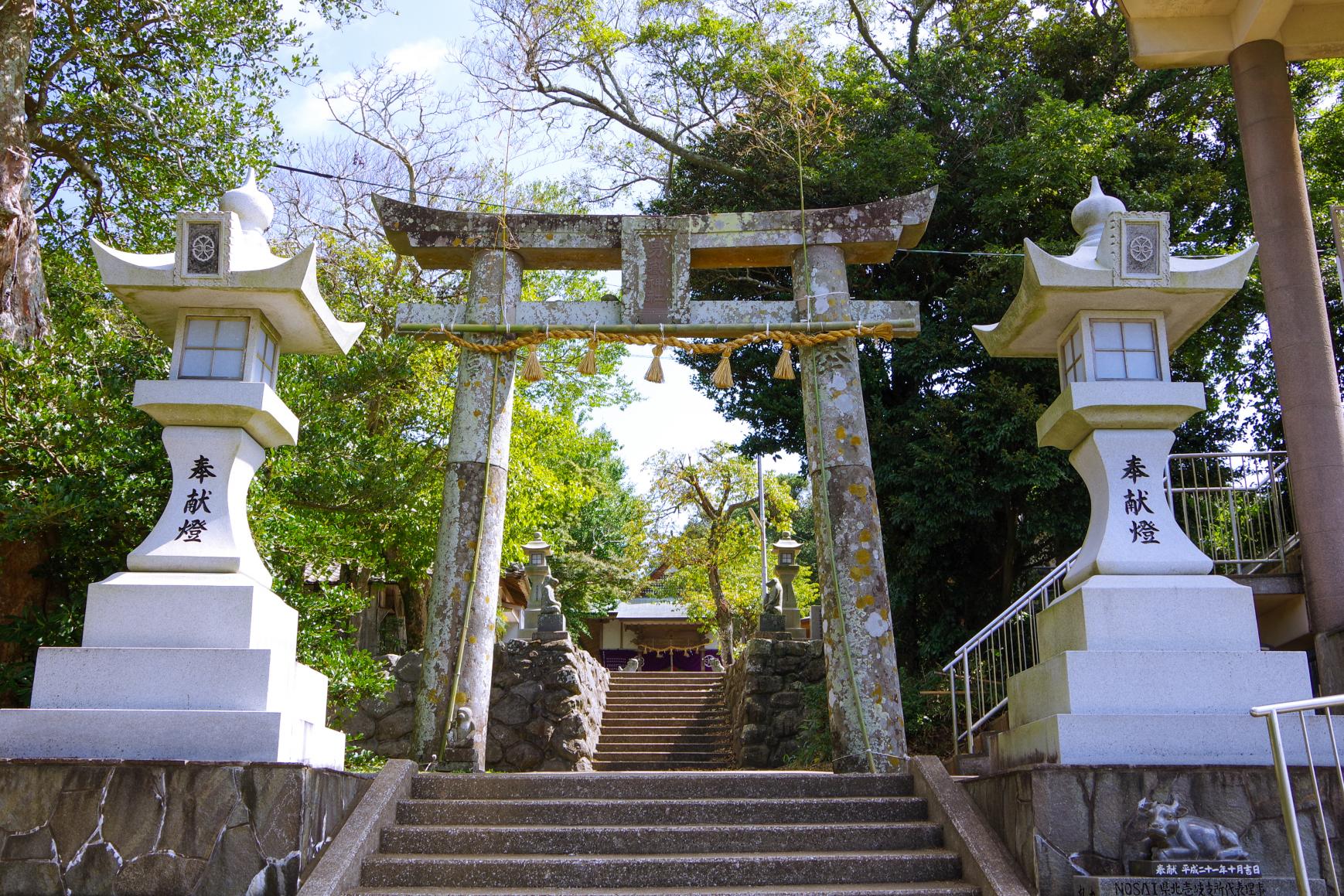 Ondake Shrine Where Many Stone Monkeys Welcome Worshippers-0