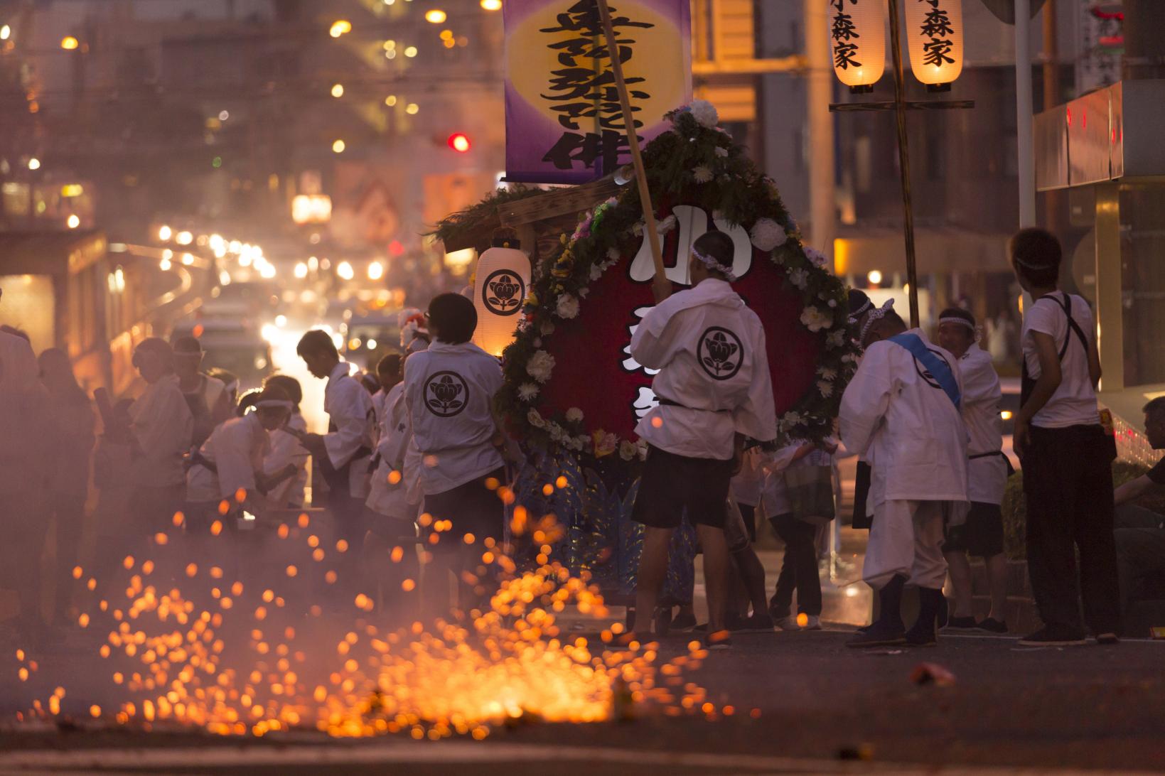 The Spirit Boat Procession / Shoronagashi-0