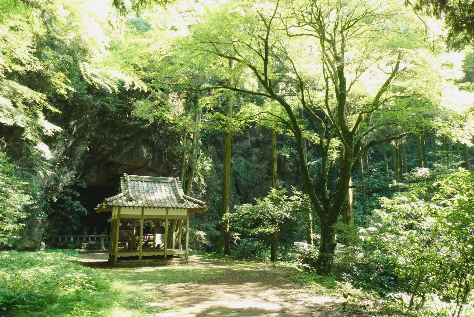 6. Iwado Shrine-4