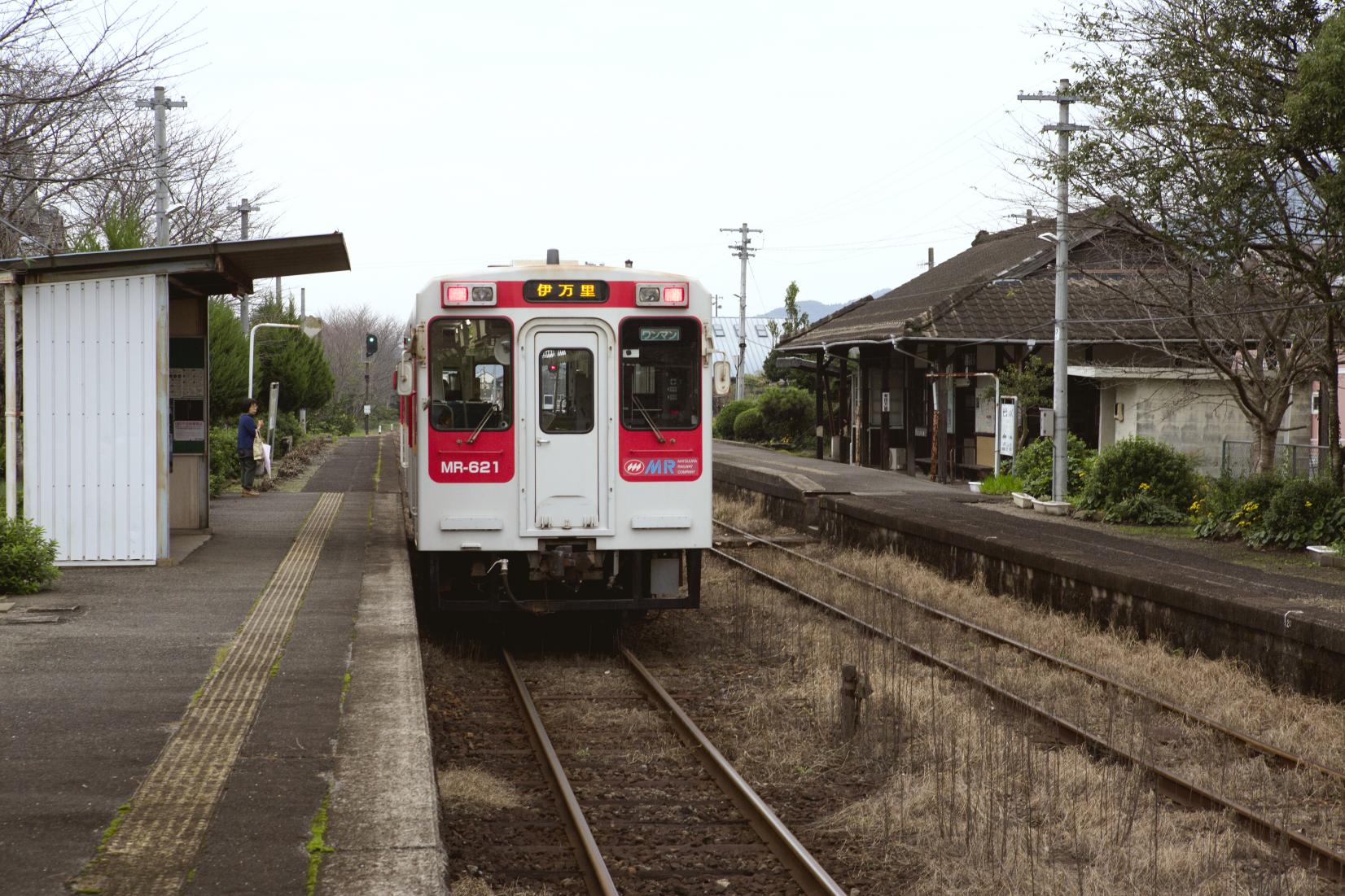 Matsuura Railway: Feel and Take in the Unadorned Landscapes-5