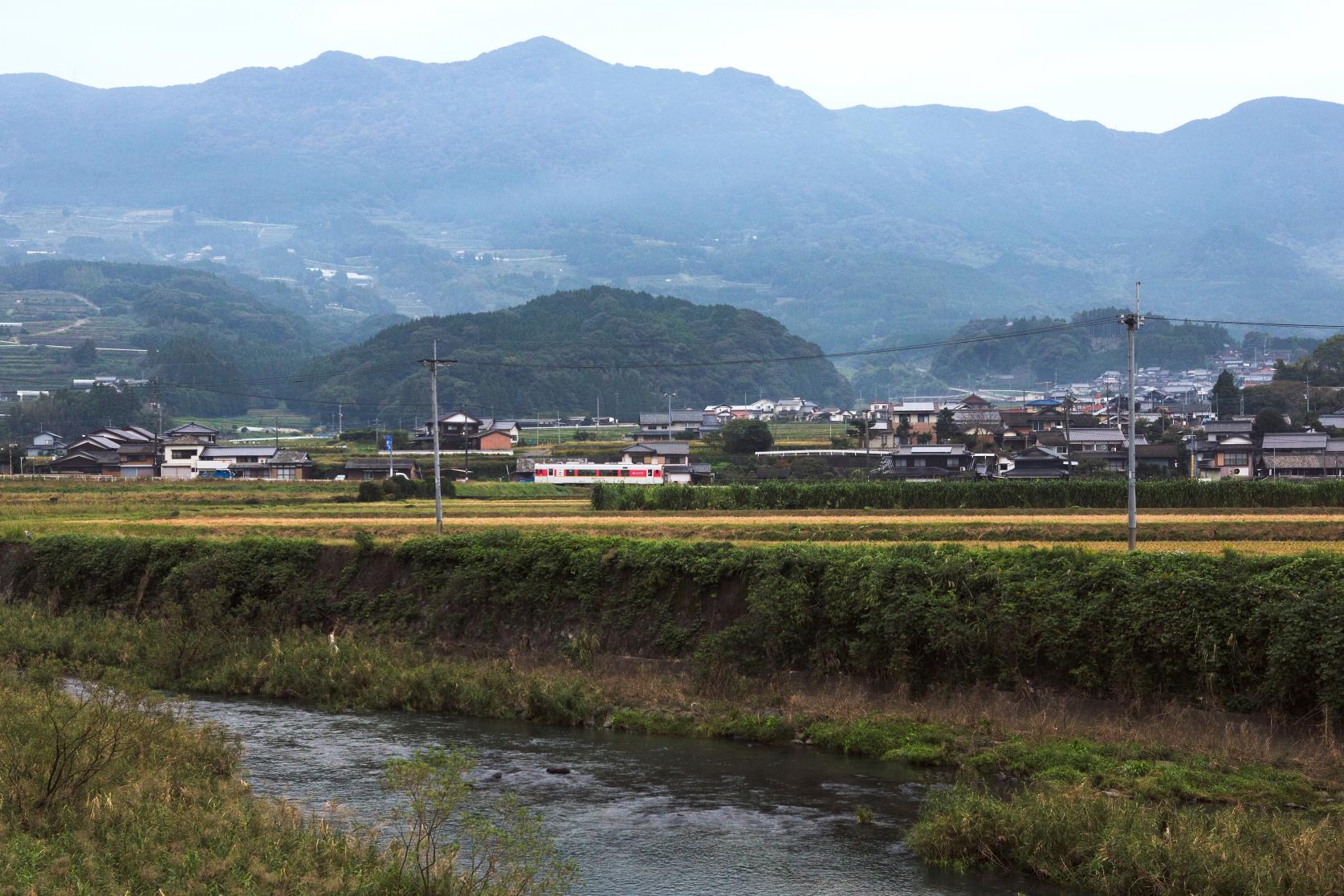 Matsuura Railway: Feel and Take in the Unadorned Landscapes-1