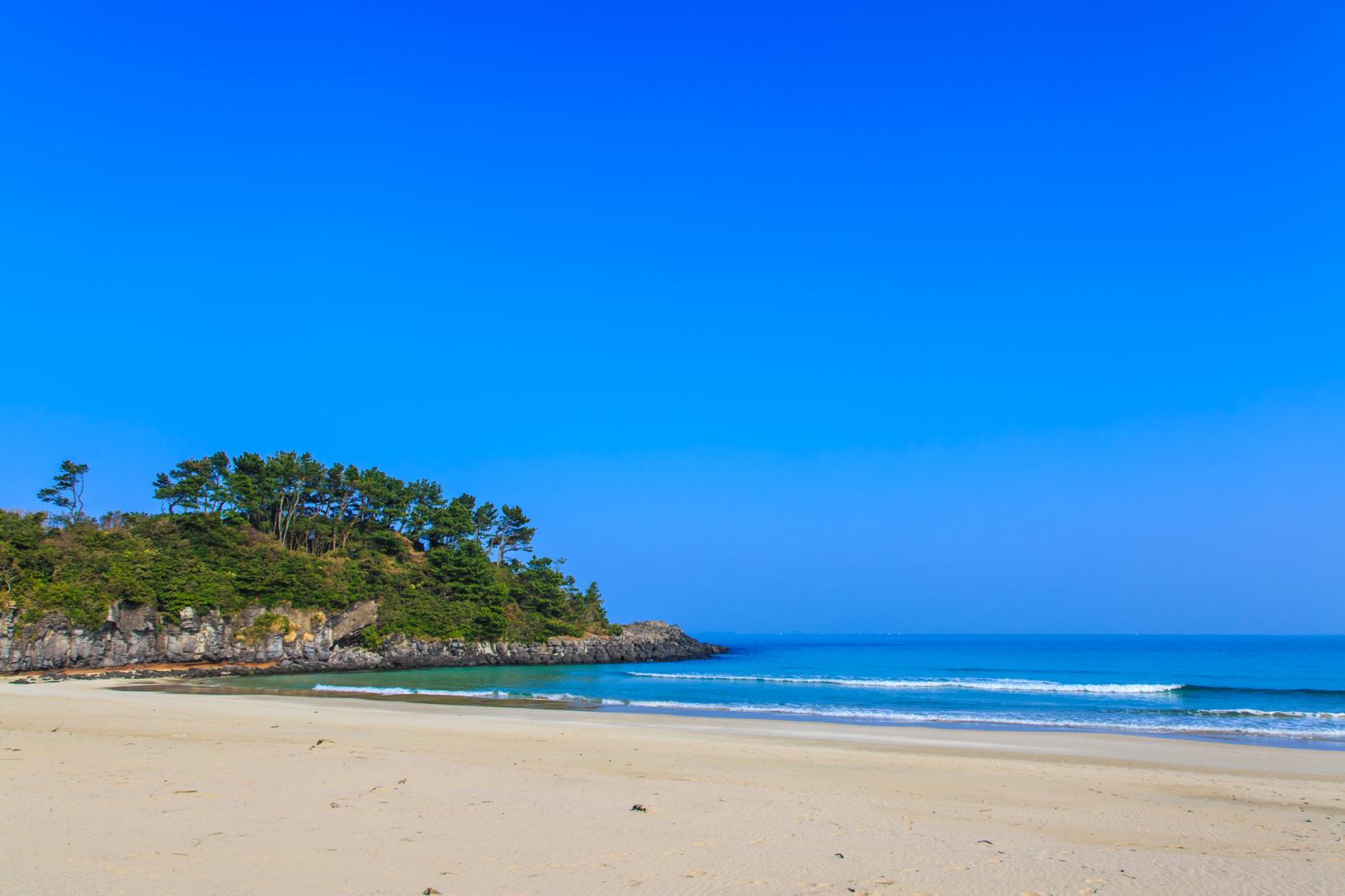 まるで玄界灘の宝石箱！広大な絶景ビーチでゆったり海水浴を-2