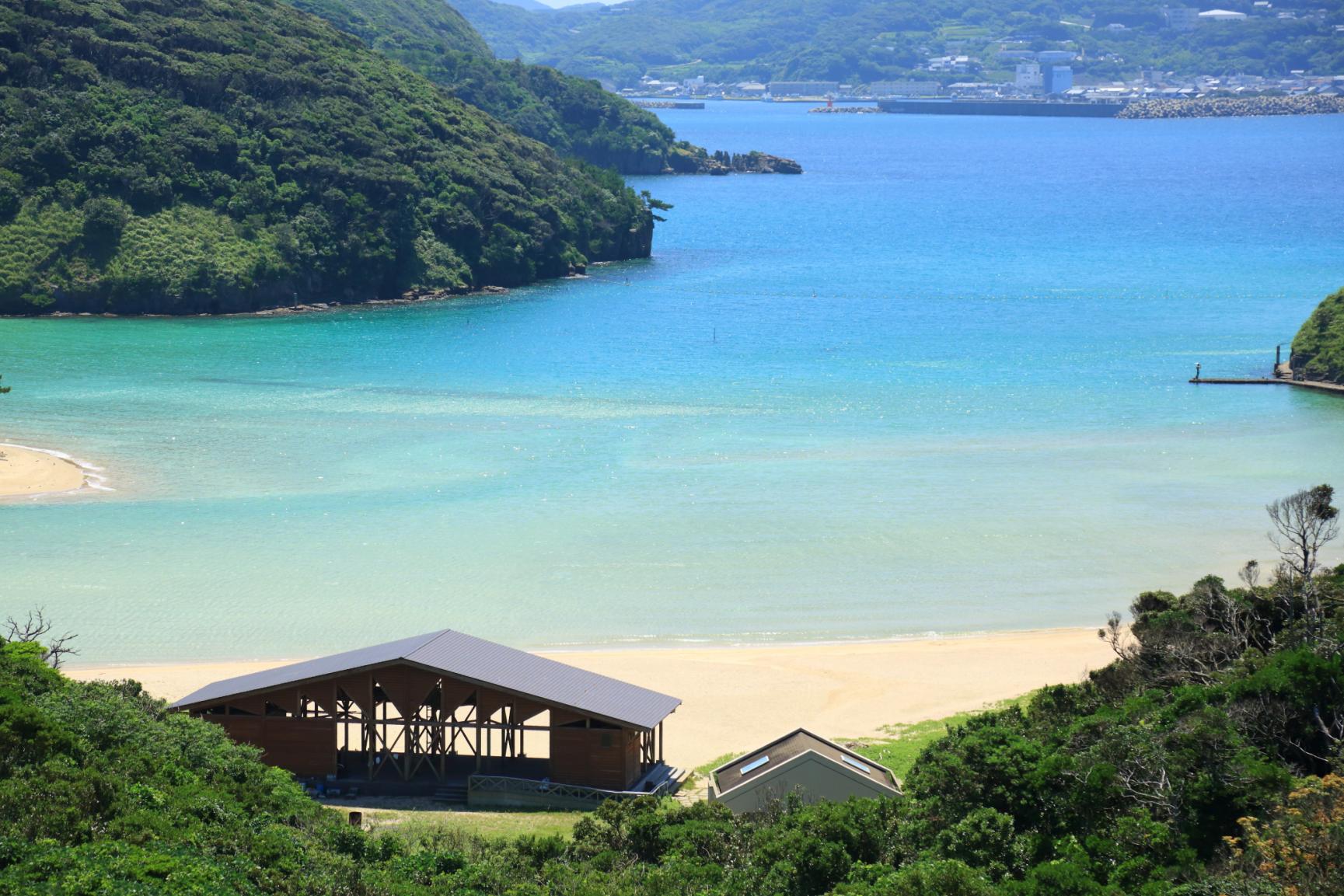 まるで玄界灘の宝石箱！広大な絶景ビーチでゆったり海水浴を-1