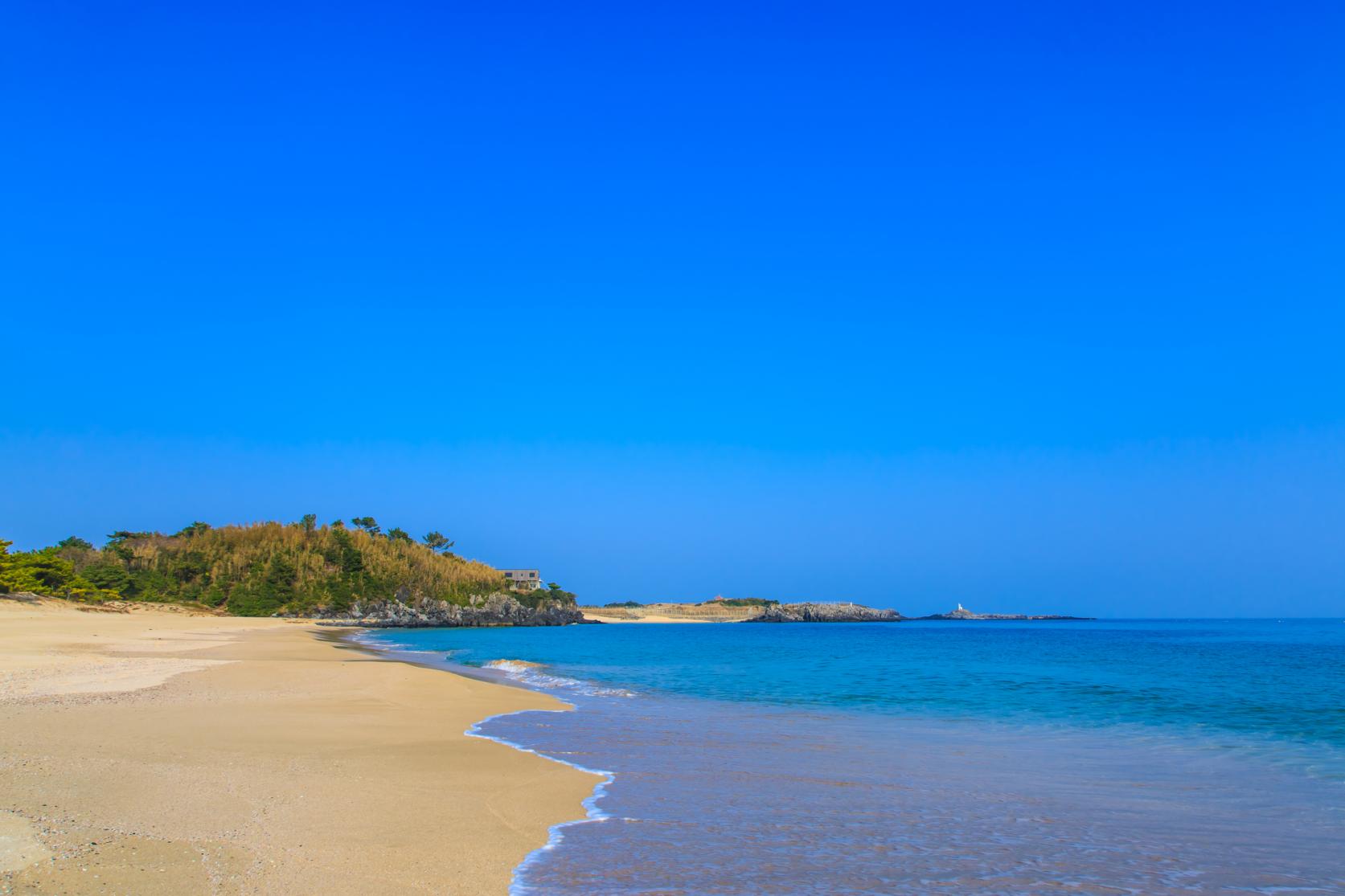 まるで玄界灘の宝石箱！広大な絶景ビーチでゆったり海水浴を-4