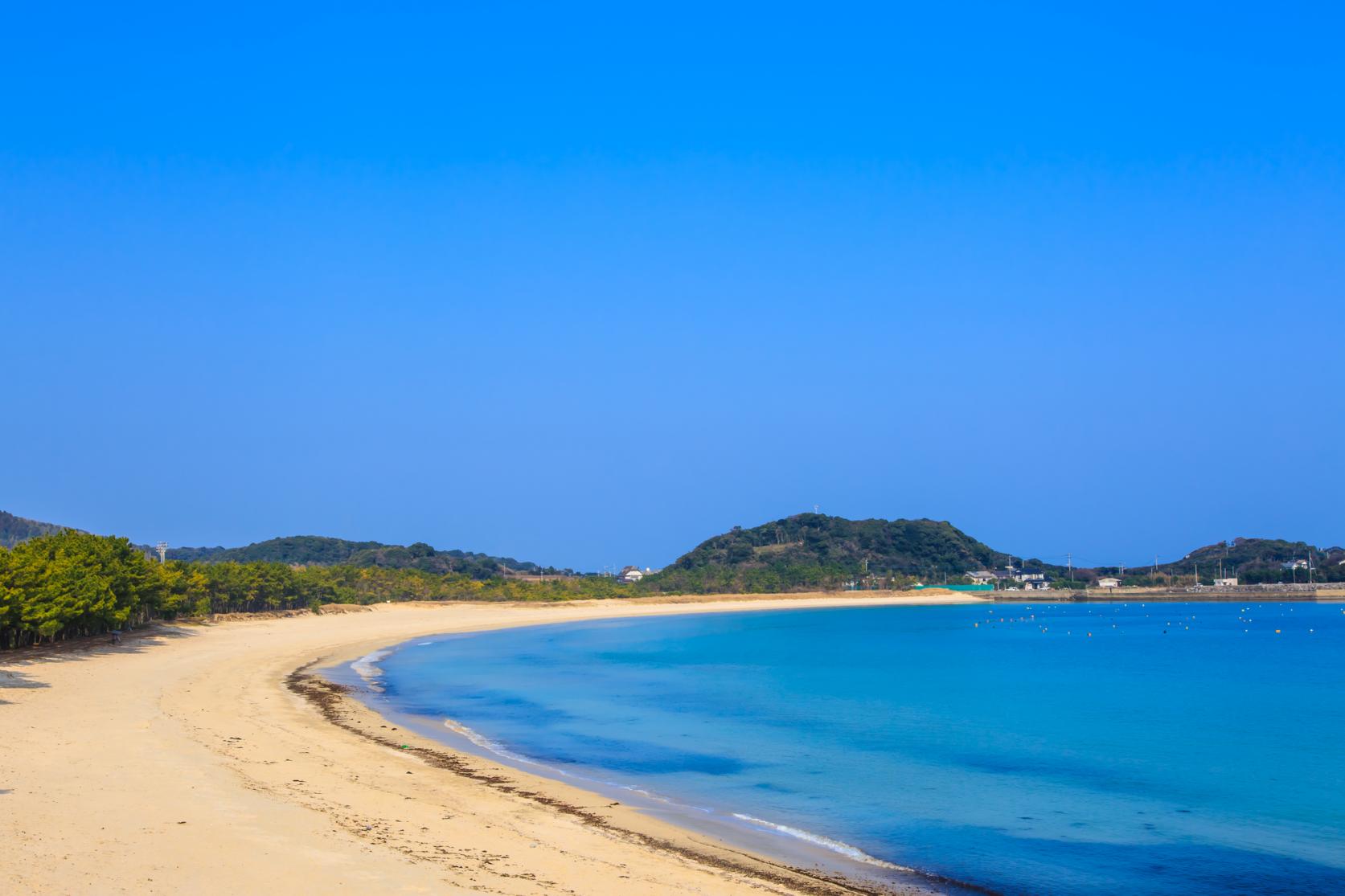 まるで玄界灘の宝石箱！広大な絶景ビーチでゆったり海水浴を-9