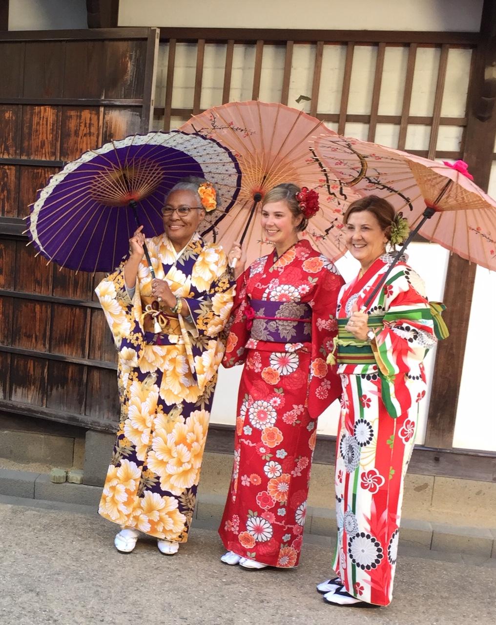 Walk Around in a Kimono-2