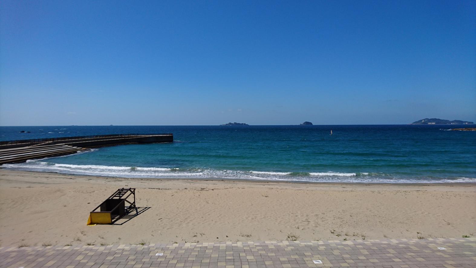 【ロケ地】端島への里帰りを決意するいづみ　「高浜海水浴場」-1