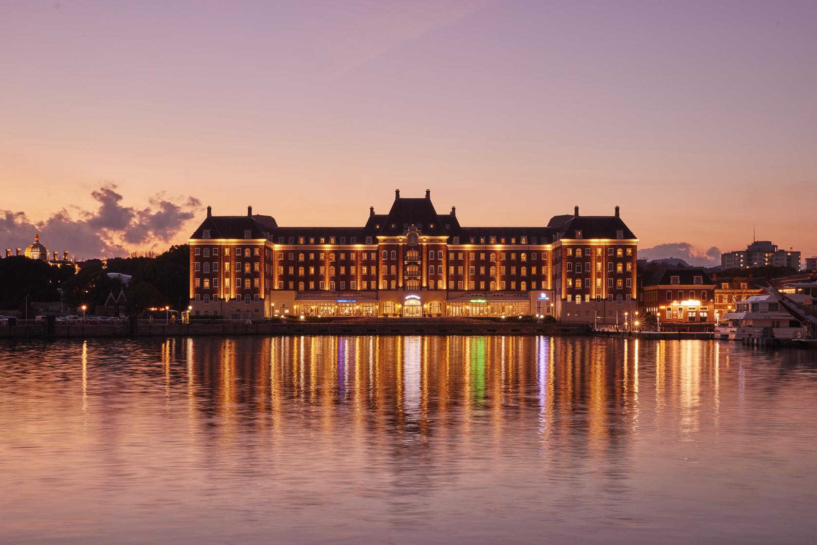 Where to Stay: Official Hotels at Huis Ten Bosch-0