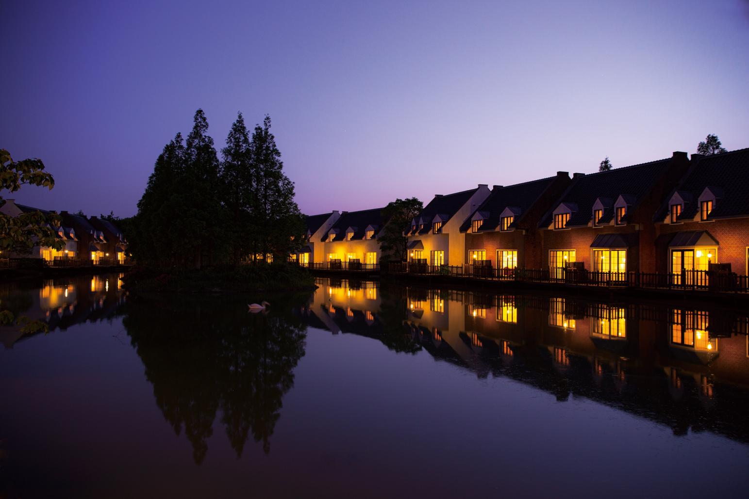 Where to Stay: Official Hotels at Huis Ten Bosch-2