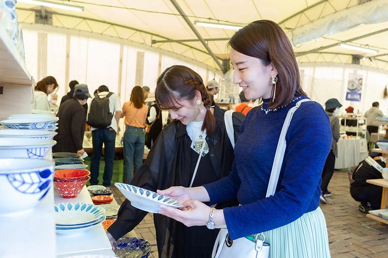 What is the Hasami Porcelain Festival?-0