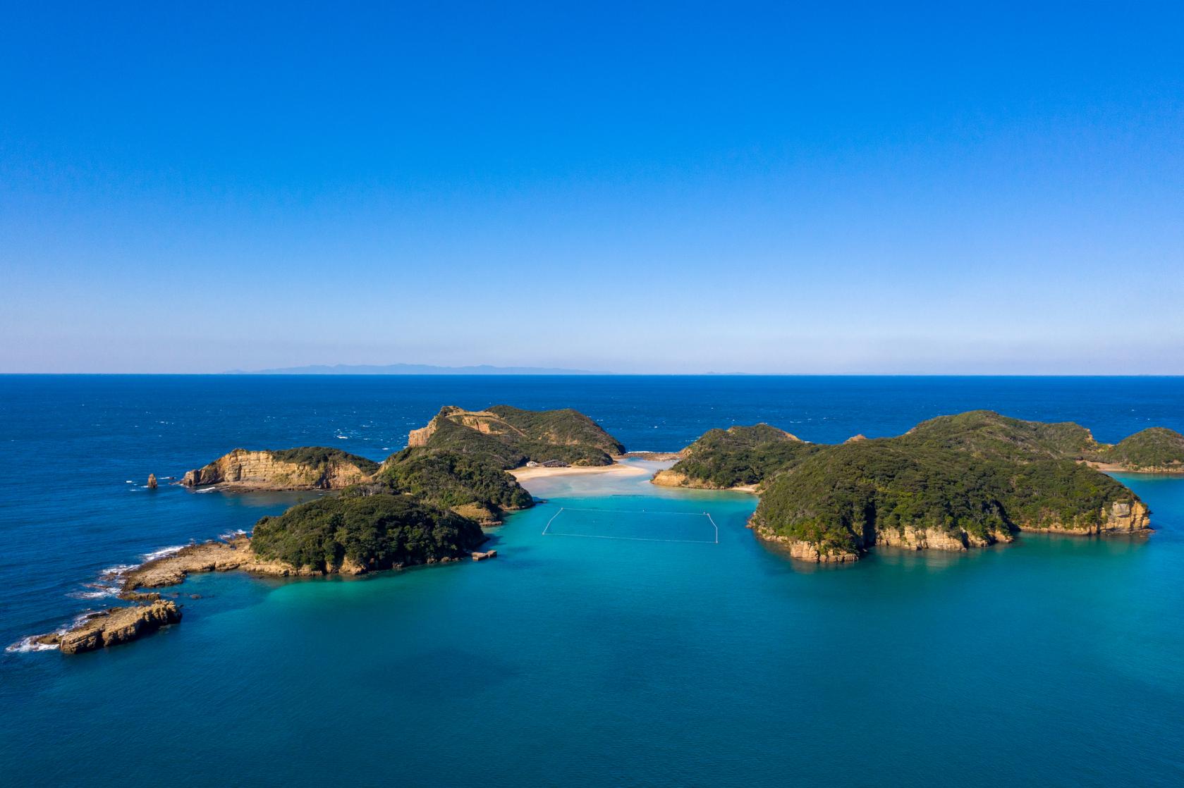 Visit an Emerald Green Sea! Enjoy Sightseeing on Tatsunoshima and Exploring This Uninhabited Island!-1