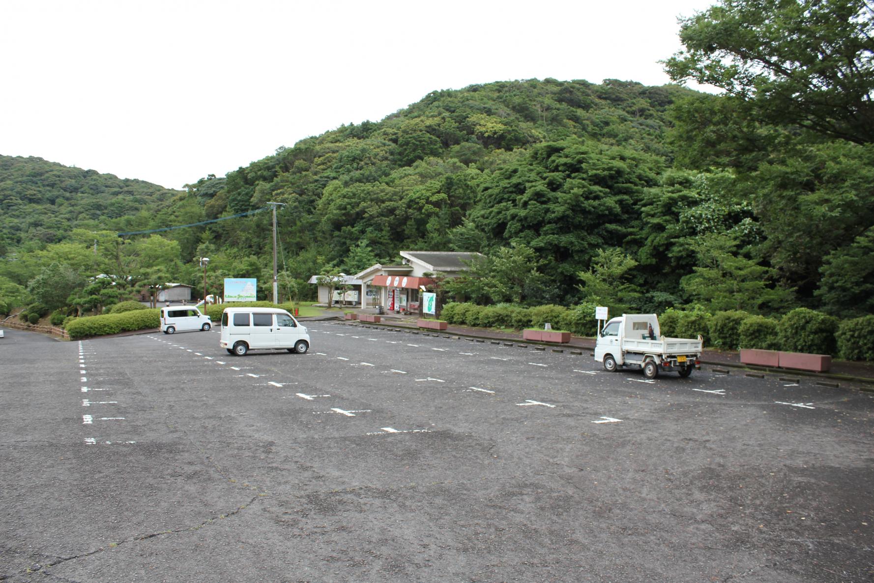 駐車場-0