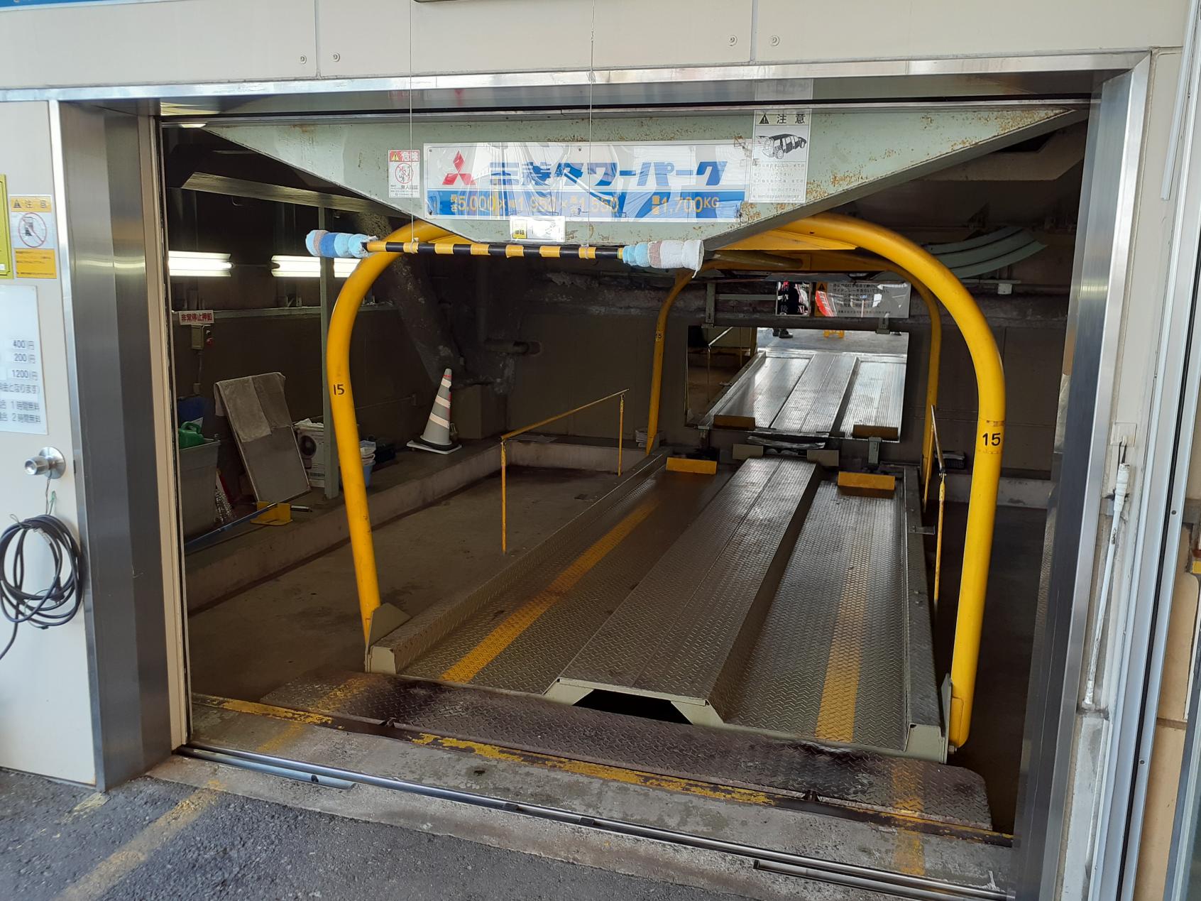 立体駐車場-1