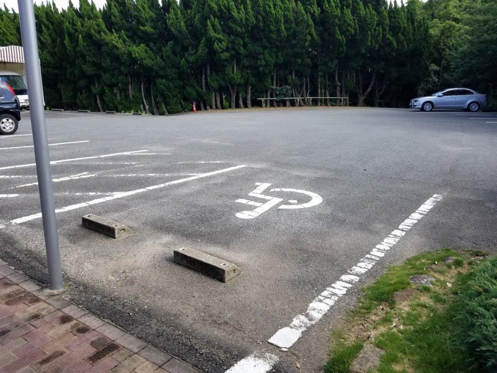 バリアフリー駐車スペース-1