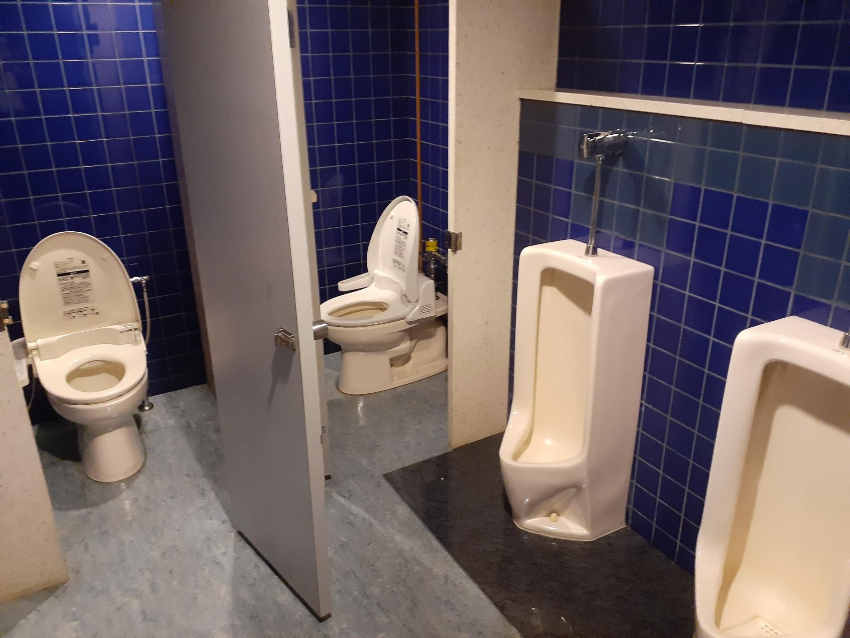 男性用トイレ-2