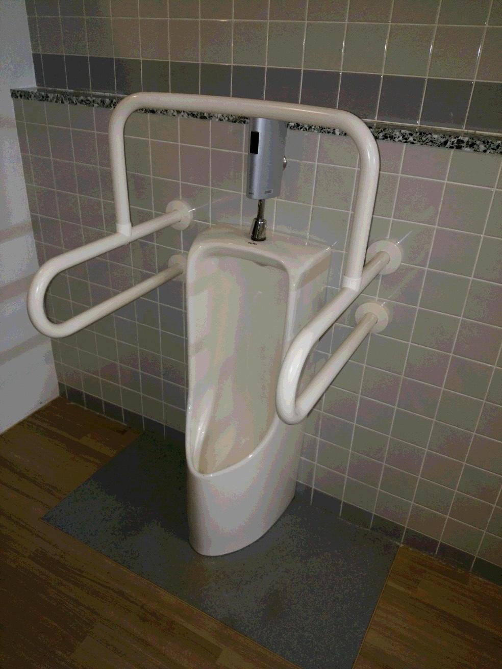 男性用トイレ小便器-3