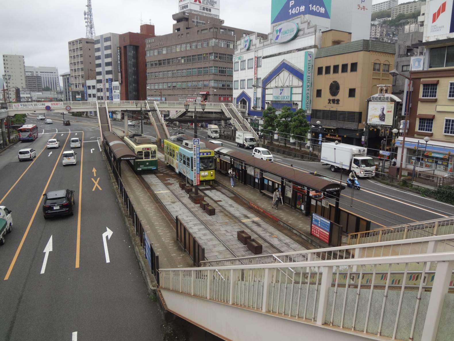長崎駅前電停の高架橋-0
