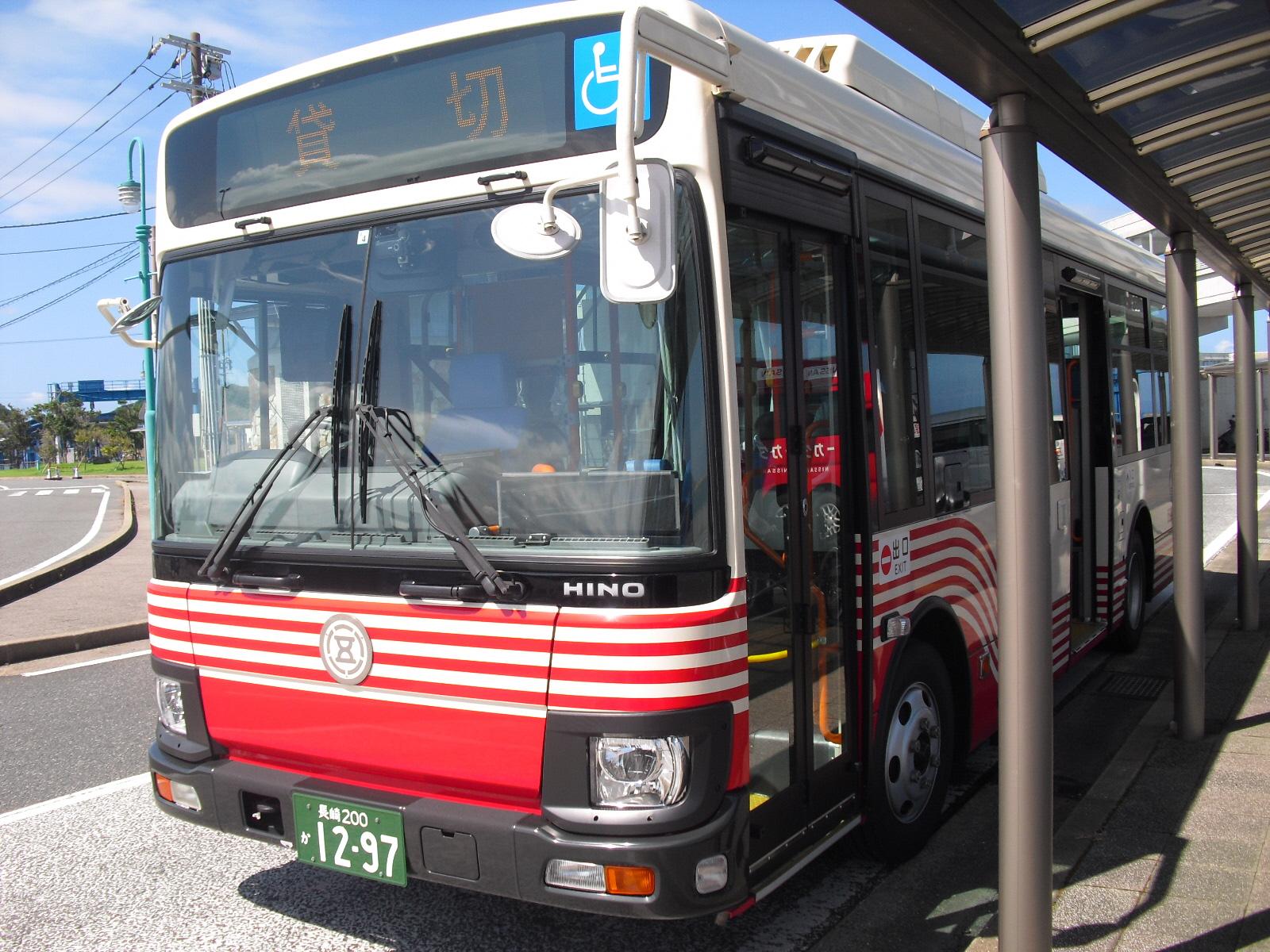 車椅子対応のパスは前上部他に車椅子マーク♿があります。-0