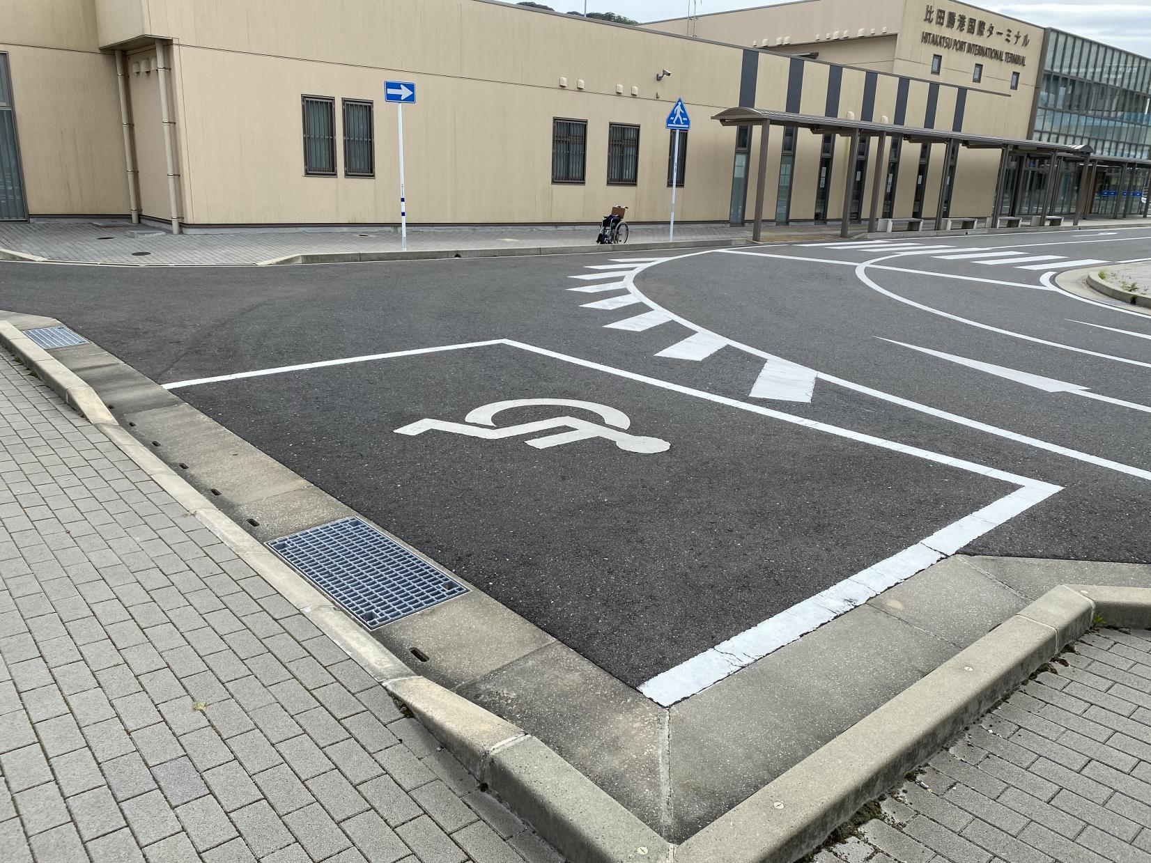 バリアフリー駐車スペース-0