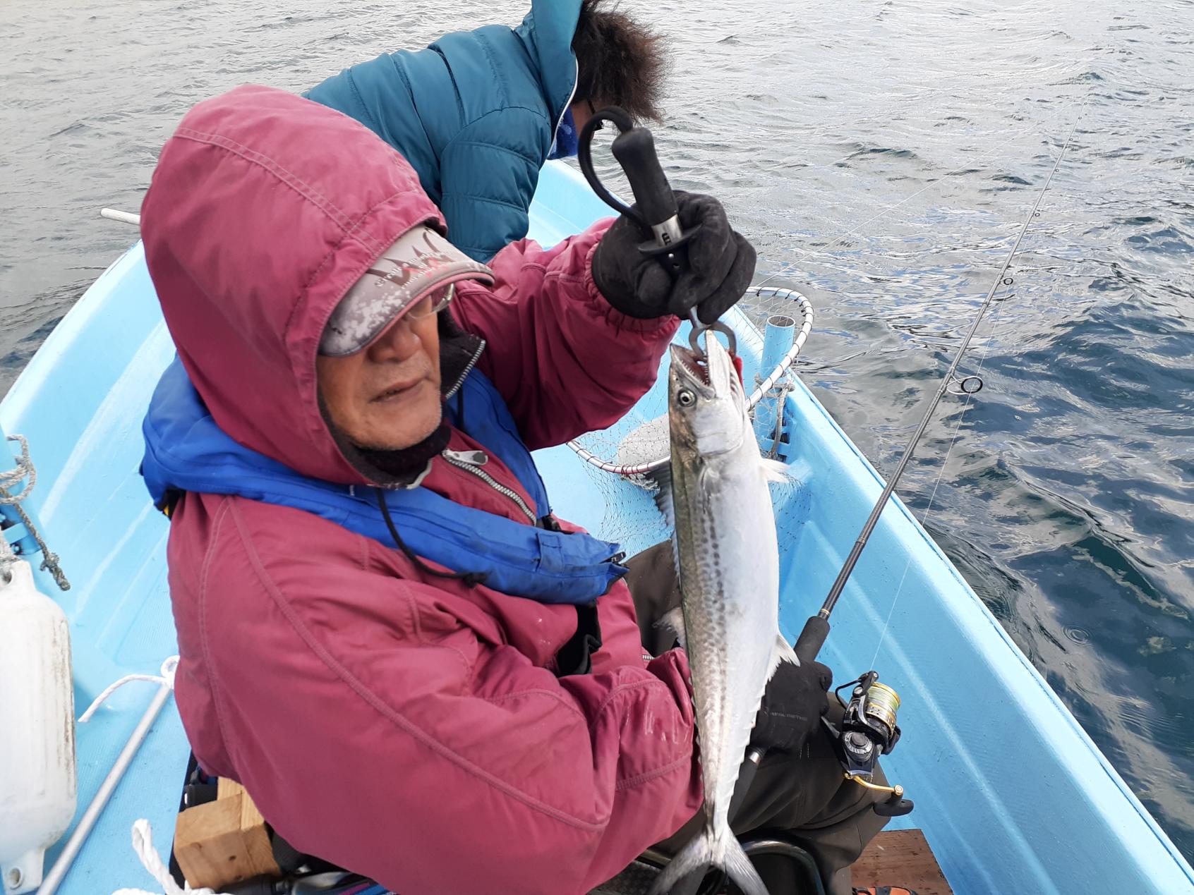 この日は大きなサワラや鯛が釣れました!!-6