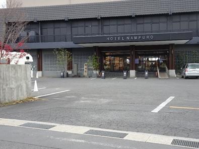 施設入口(全景)-0