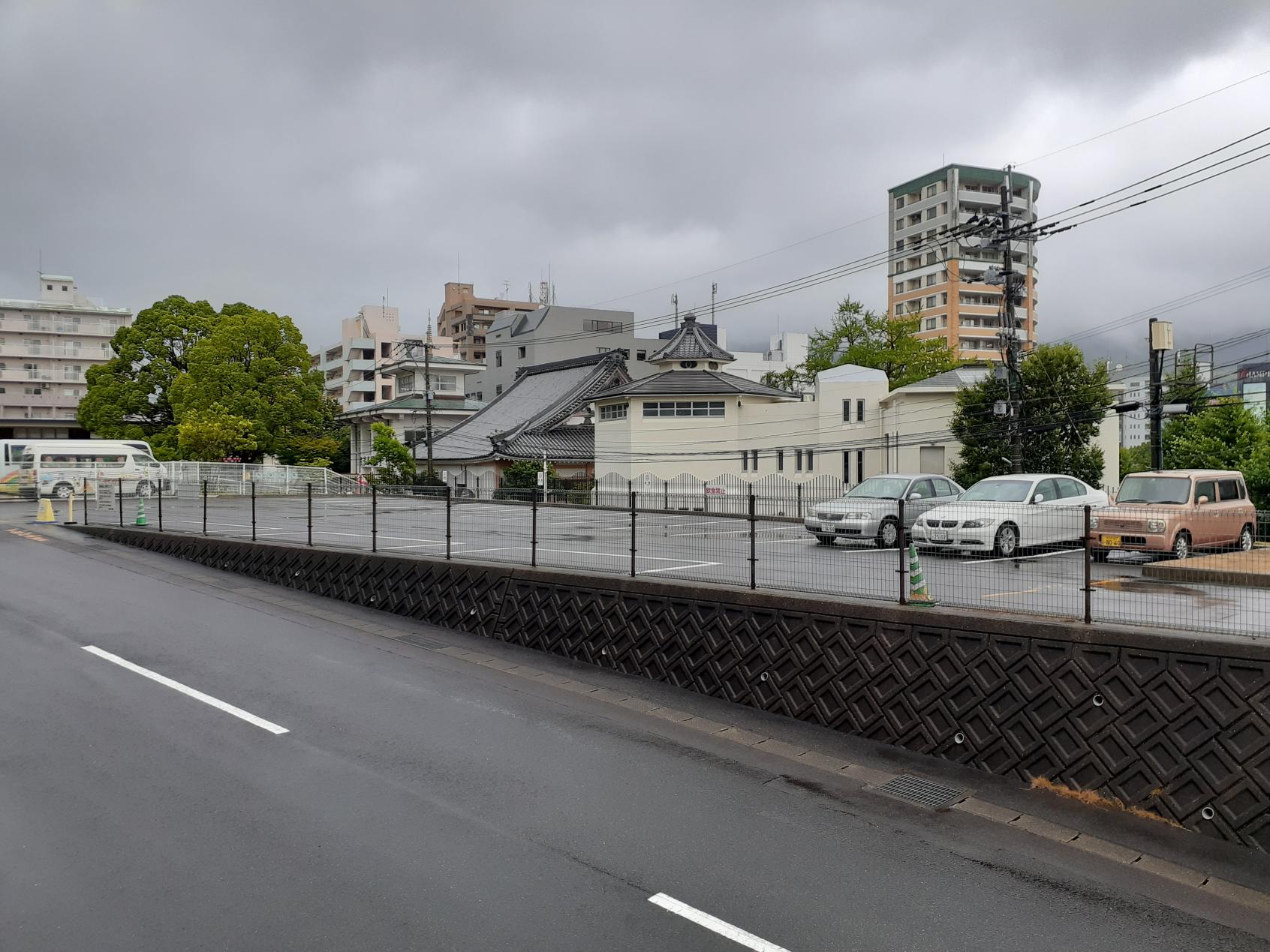 駐車場全景-0