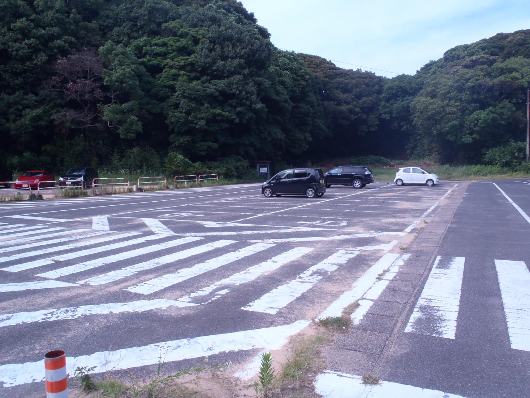 駐車場全景-0