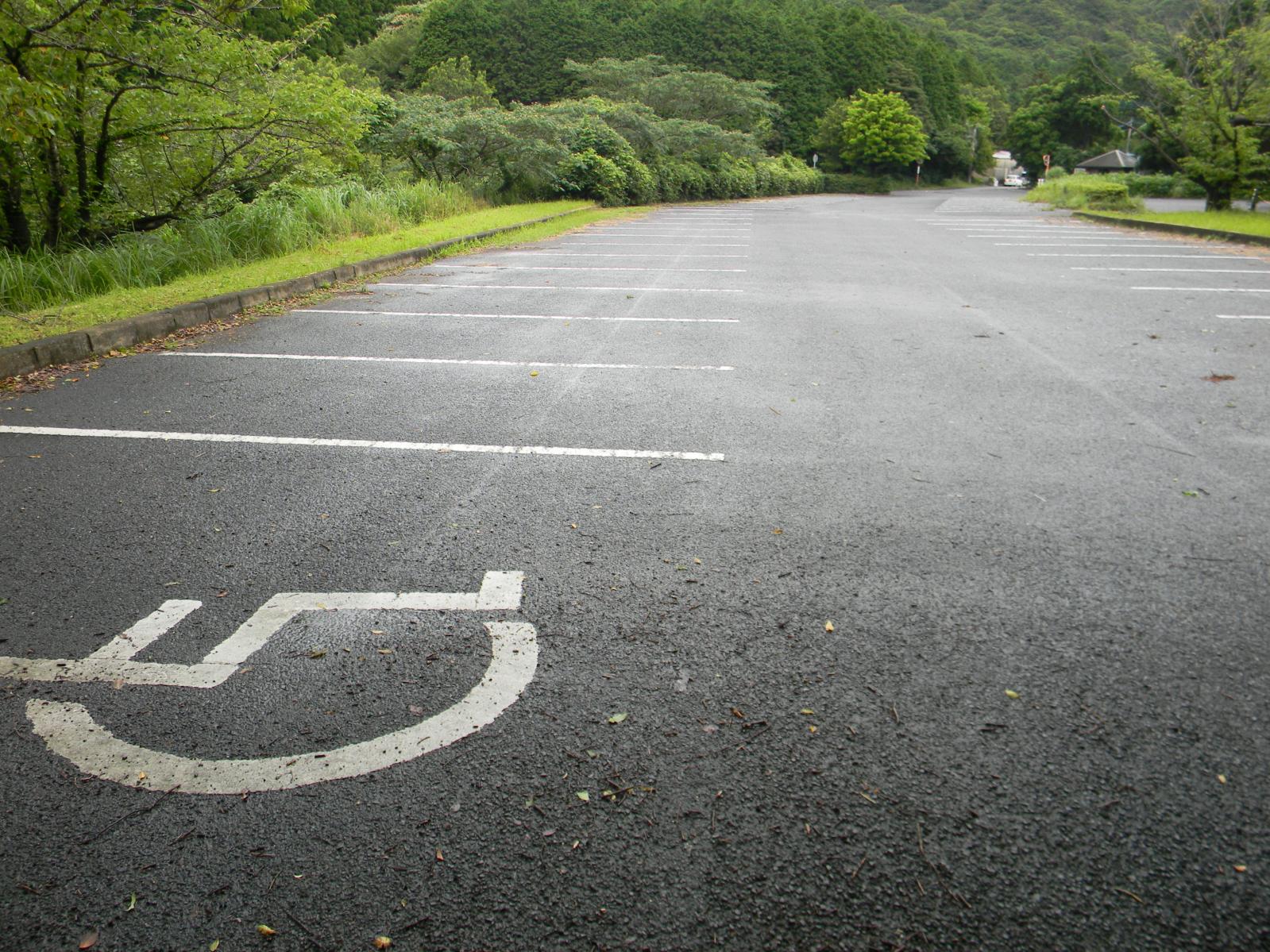 駐車場全景-0