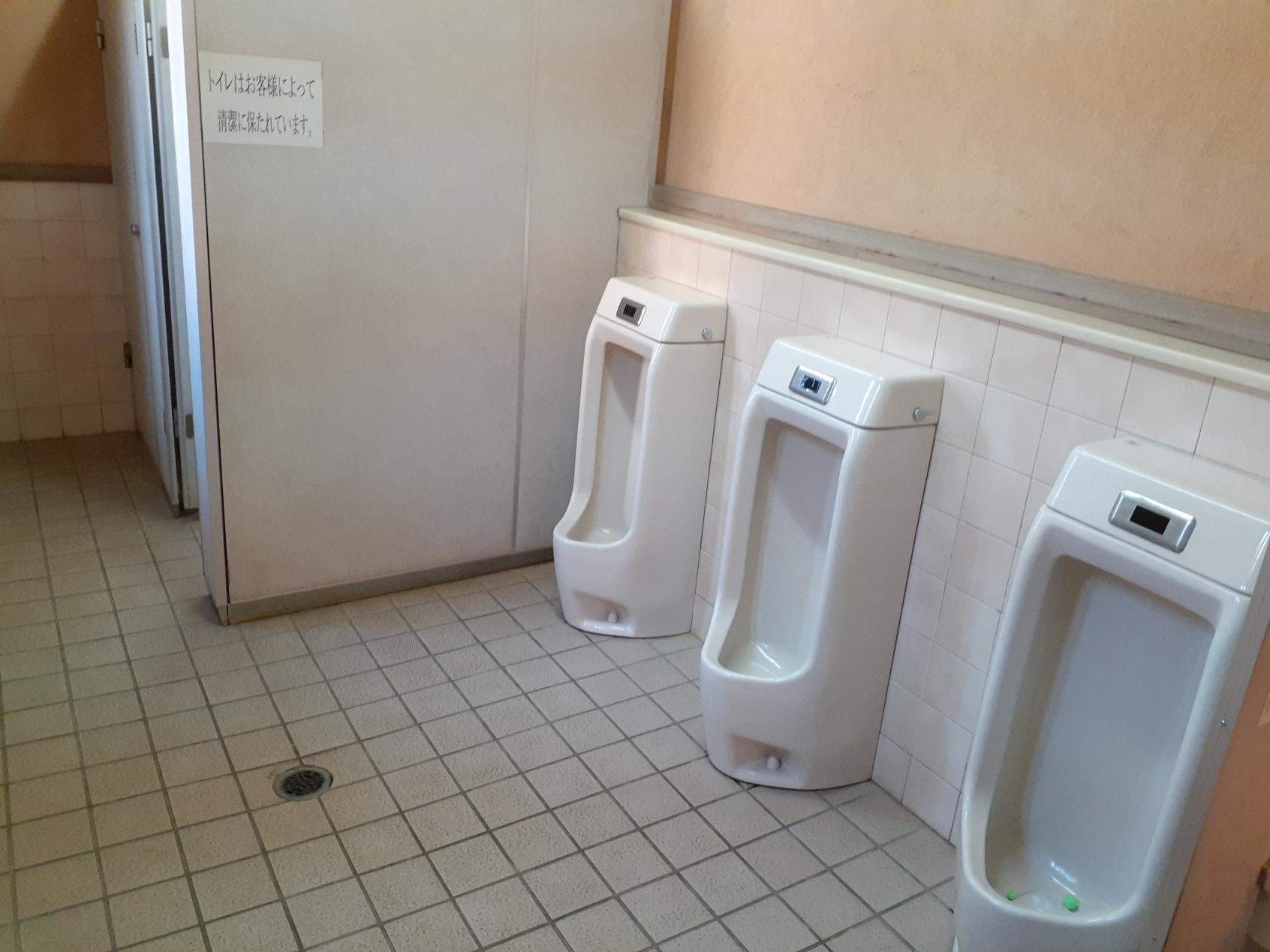 男性トイレ-2