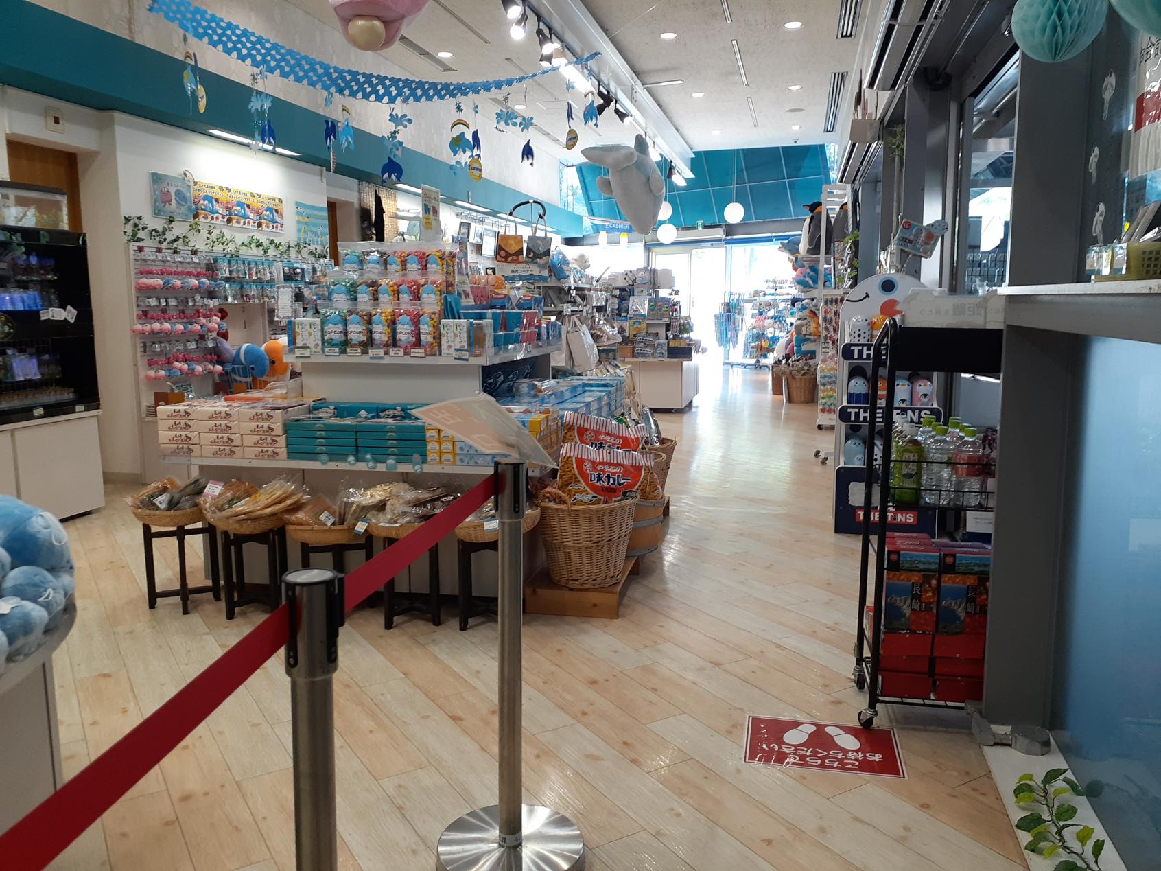 1階売店と通路-5