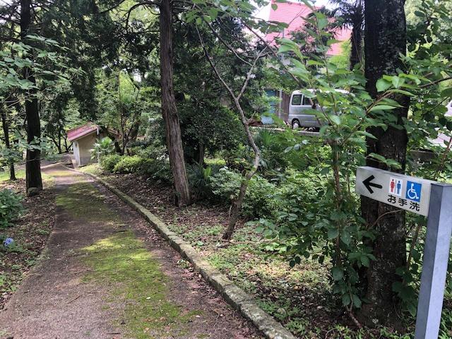 橘公園トイレへの案内表示-0