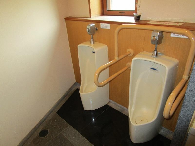 男性用トイレ小便器-3