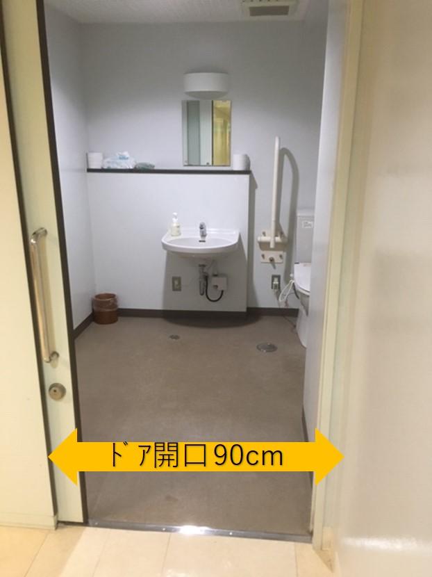 多目的トイレ入口-0