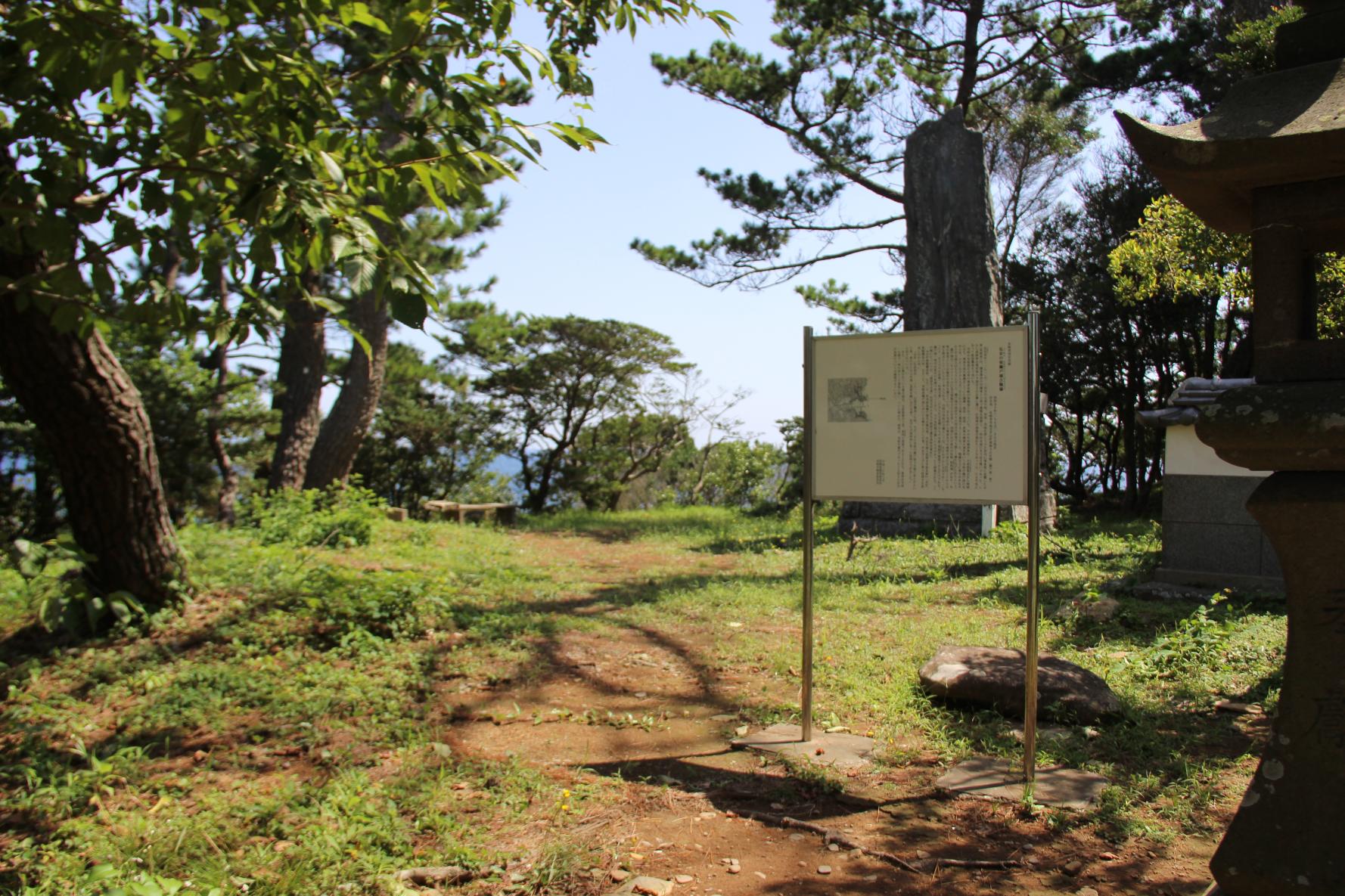 少貳資時の墓-1