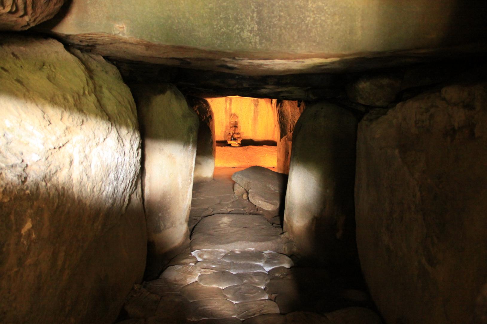 Oni-no-Iwaya Kofun (Tumulus)-1