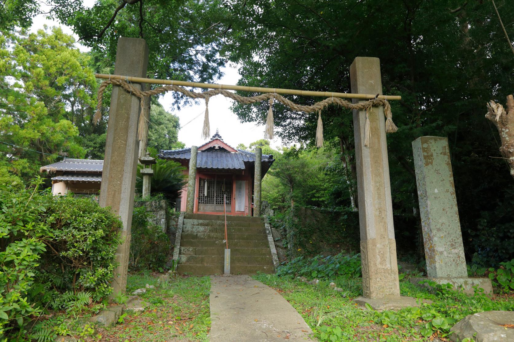 新城神社（樋詰城跡）-1