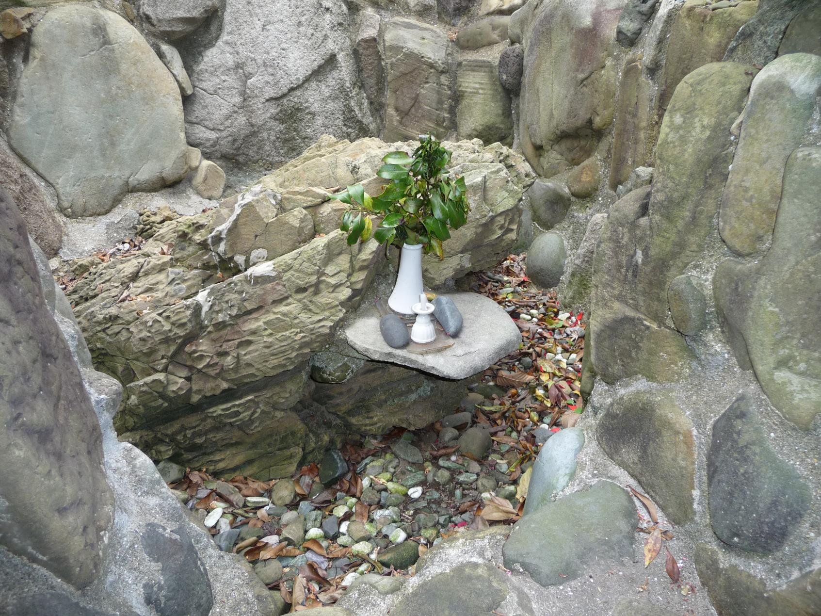 ともじり石-1