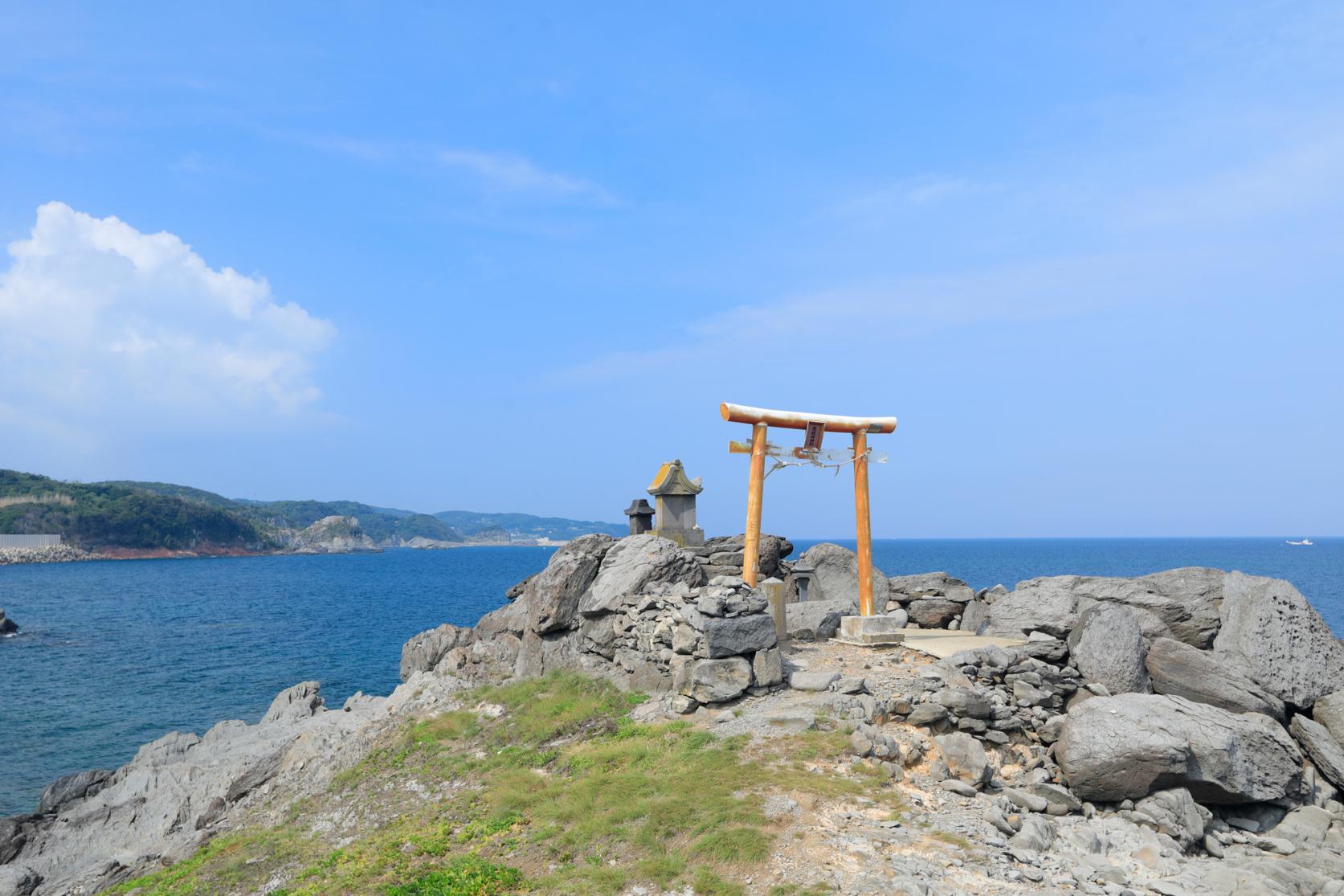 Cape Ryujin (Ryuda Shrine)-5