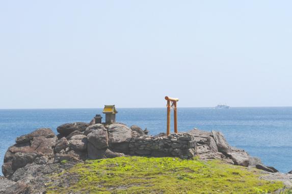 Cape Ryujin (Ryuda Shrine)-1
