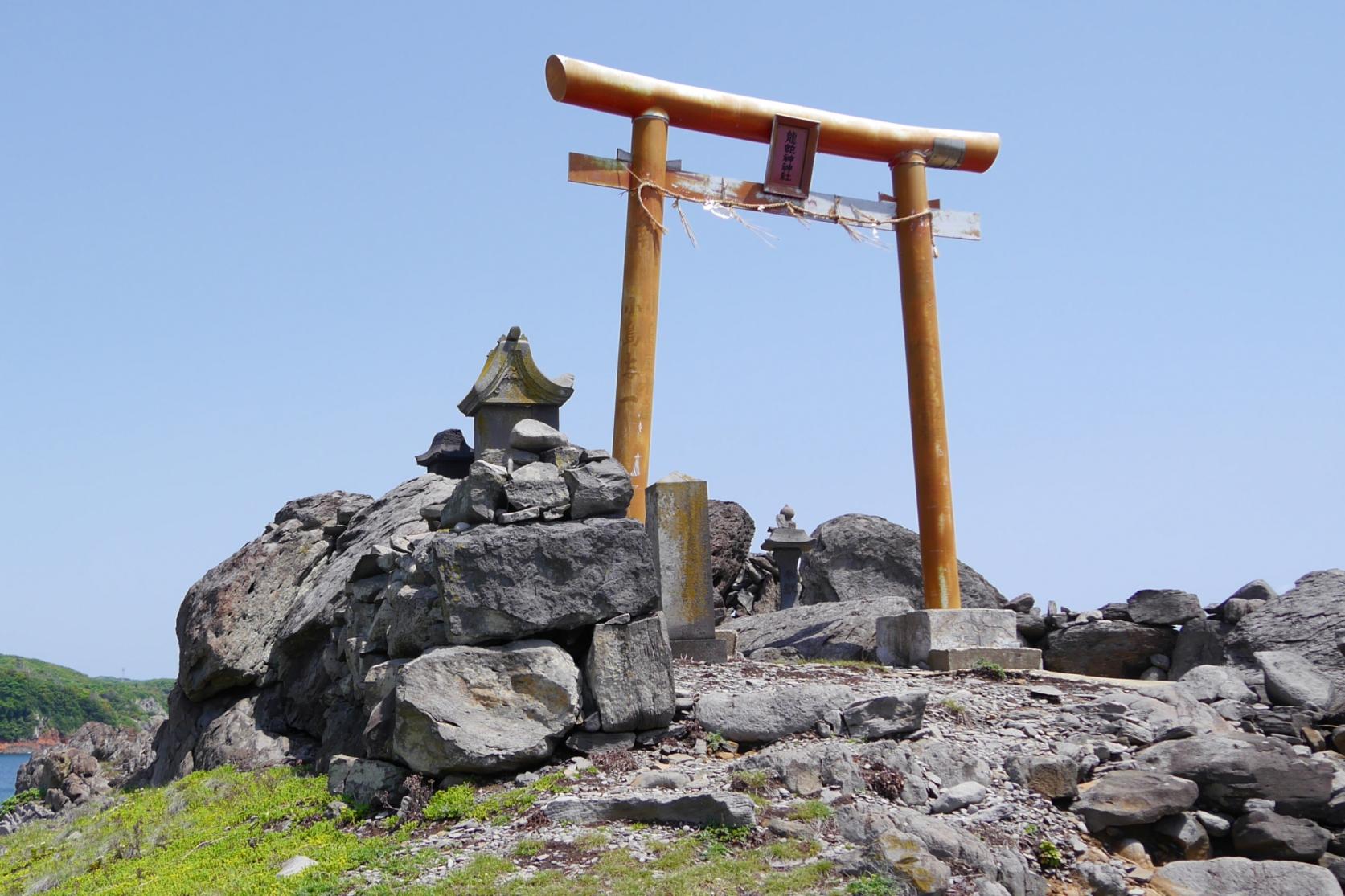 Cape Ryujin (Ryuda Shrine)-2