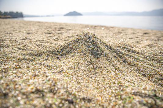 ガラスの砂浜-2