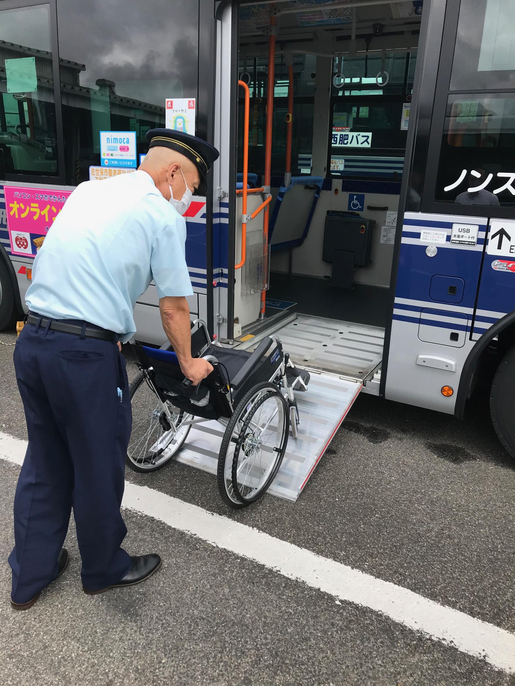 西肥バス 車両周辺のバリアフリー状況-1