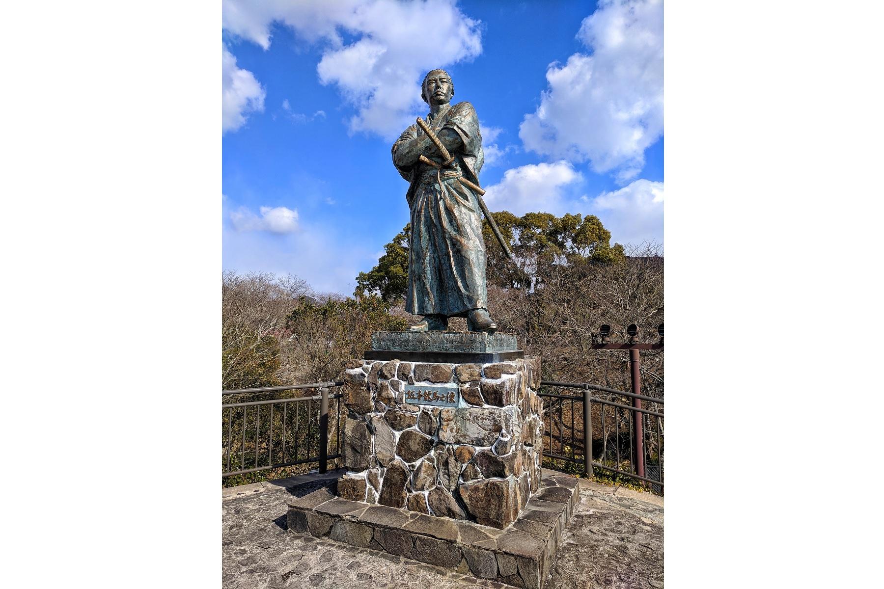 Statue of Sakamoto Ryoma in Kazagashira Park-2