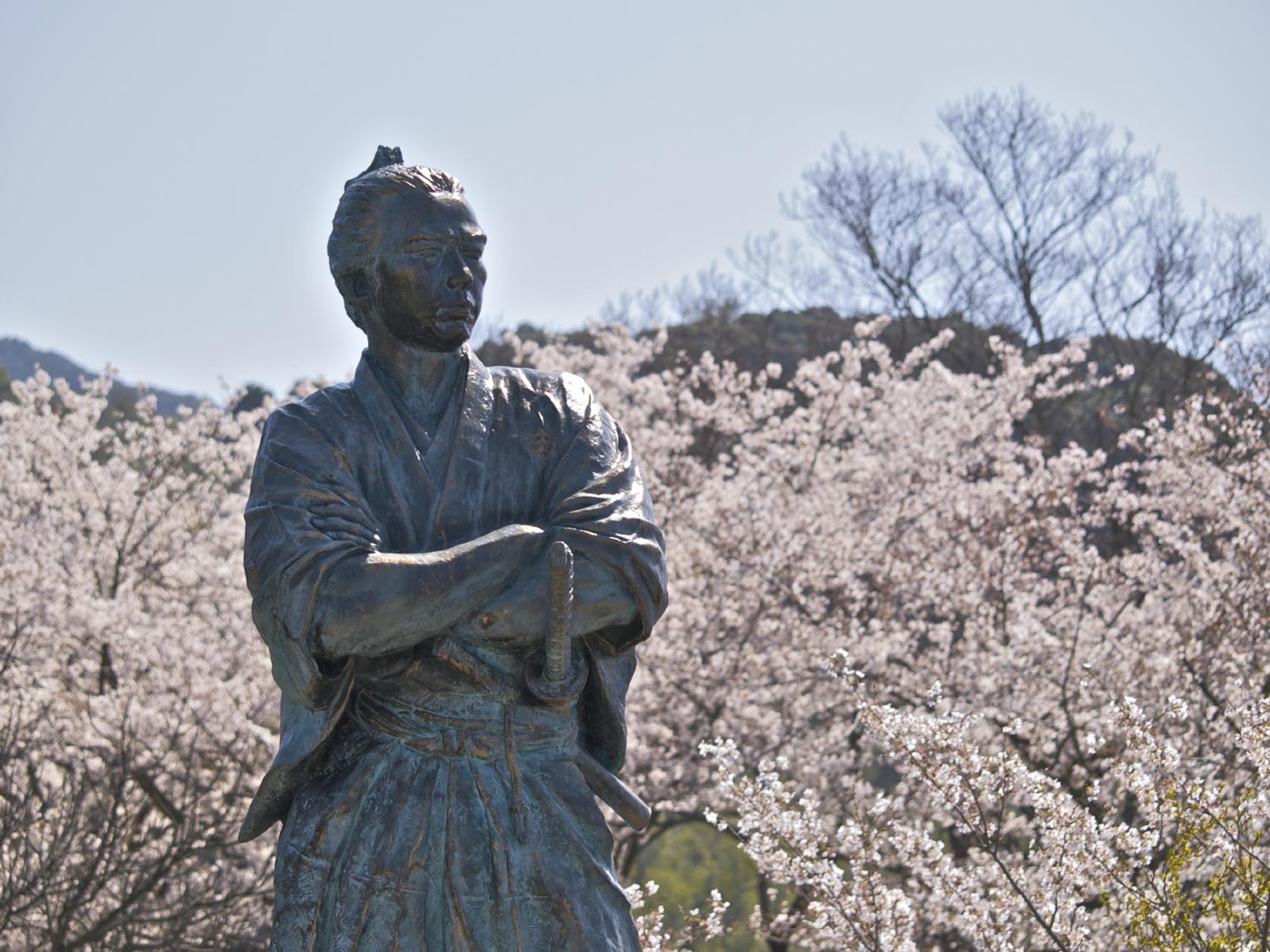 Statue of Sakamoto Ryoma in Kazagashira Park-5