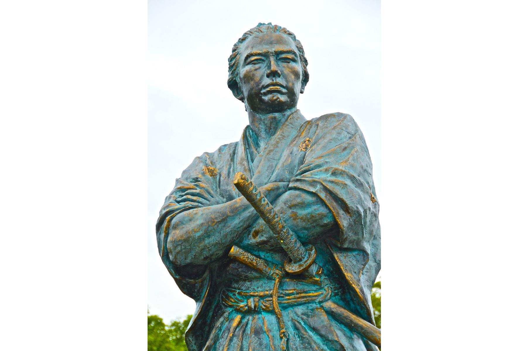 Statue of Sakamoto Ryoma in Kazagashira Park-3