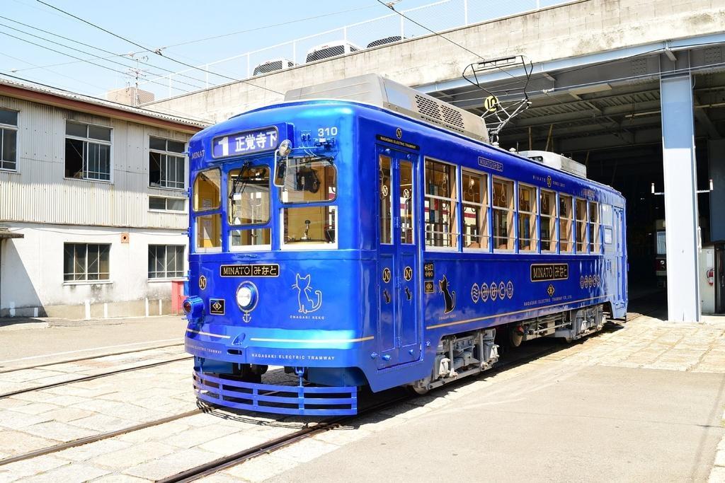 水戸岡鋭治デザイン 310号「みなと」-1