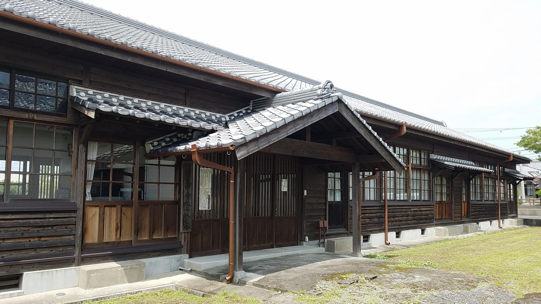 雲仙市歴史資料館国見展示館北側展示館（旧神代中学校北校舎）-1