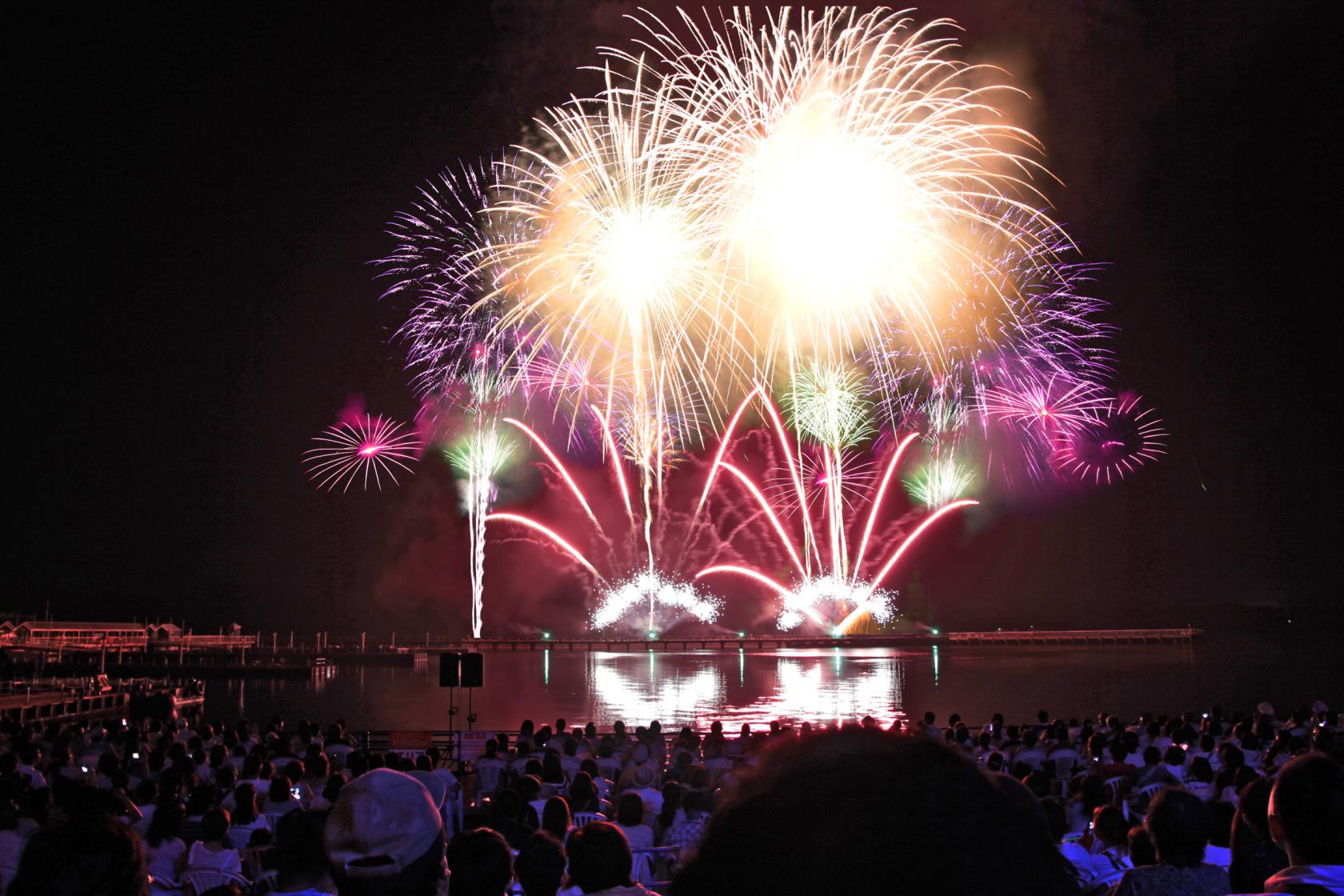 Kyushu's Largest Fireworks Festival-1