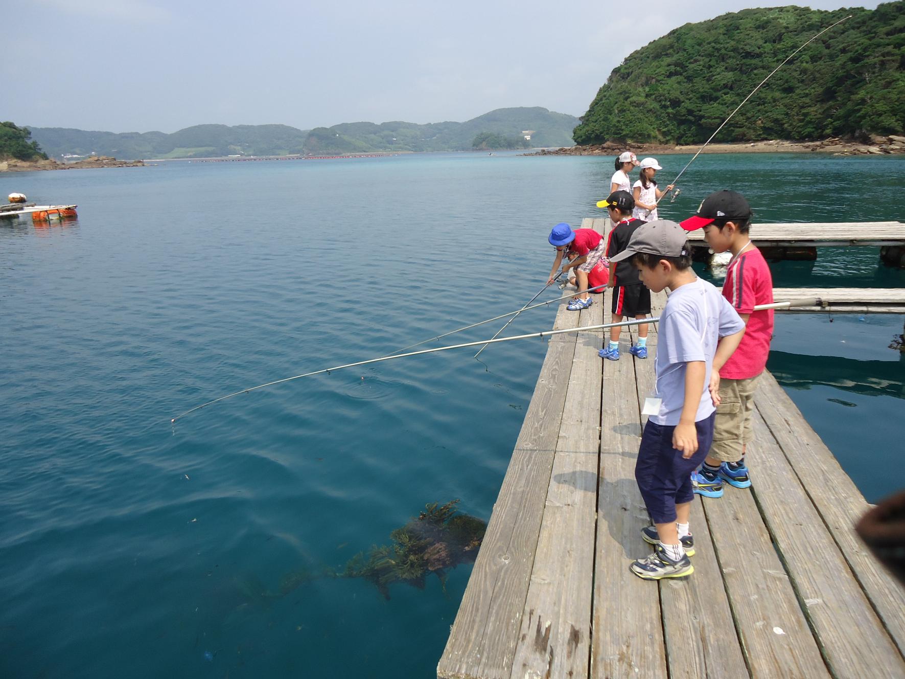 筏（いかだ）で釣りましょう-1